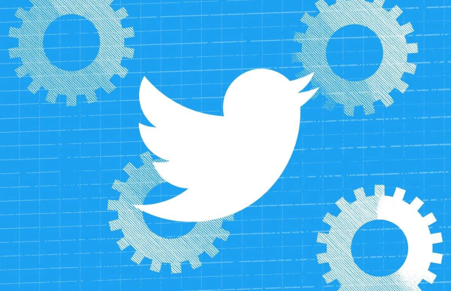 Twitter resumes its partnership with Google Cloud, expanding its infrastructure and services.